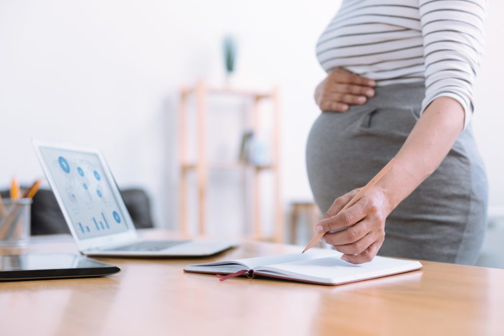 Managing Pregnancy and Performance in the Workplace 